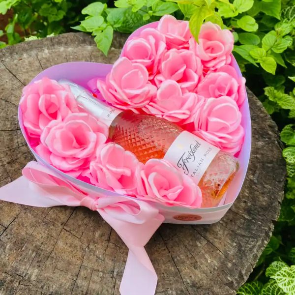 Caja de corazón con rosas
