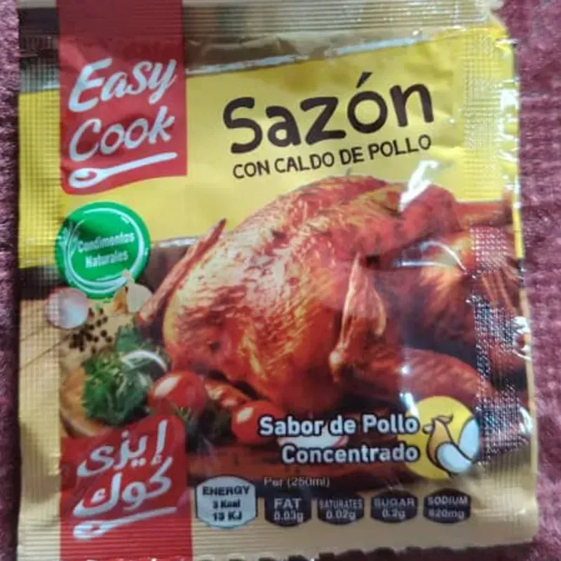 Sazón con caldo de pollo