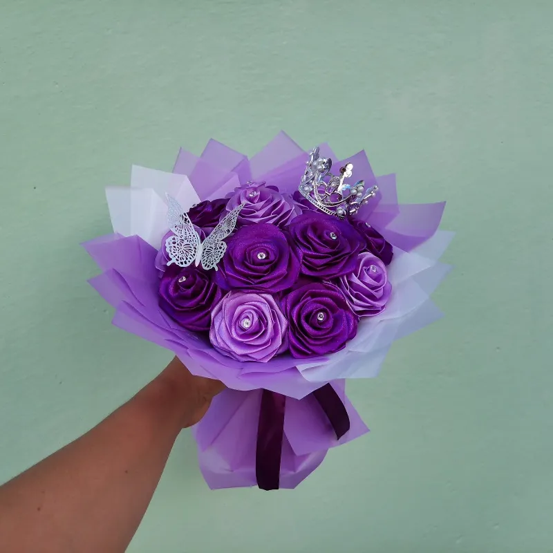 Ramo de 12 flores  eternas