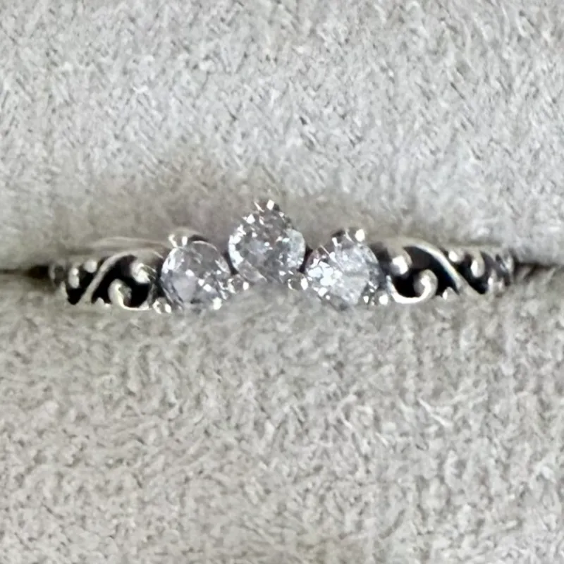 Anillo corona pequeña