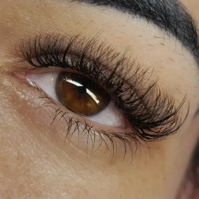 Extensiones de Pestañas Pelo a Pelo Wispy