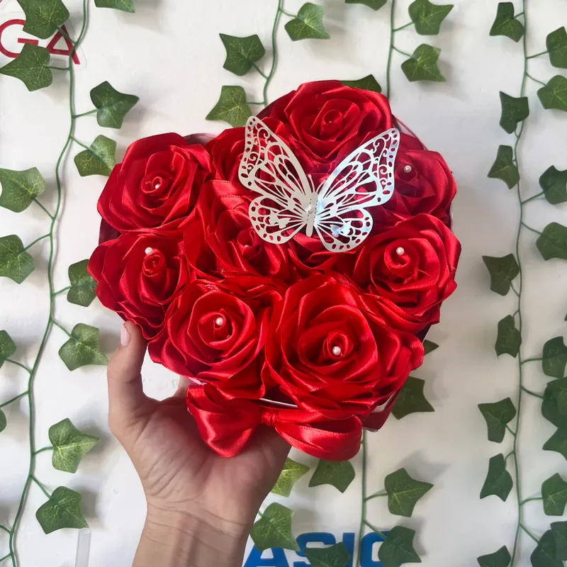 Corazón con 10 flores 