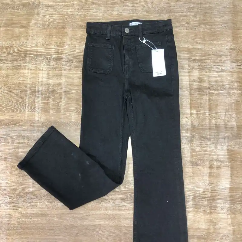 Pantalón Mango color negro