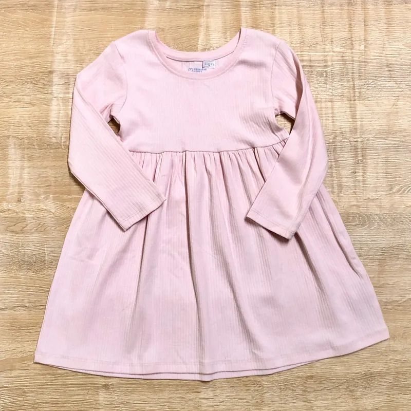 Vestido de mangas largas color rosado claro