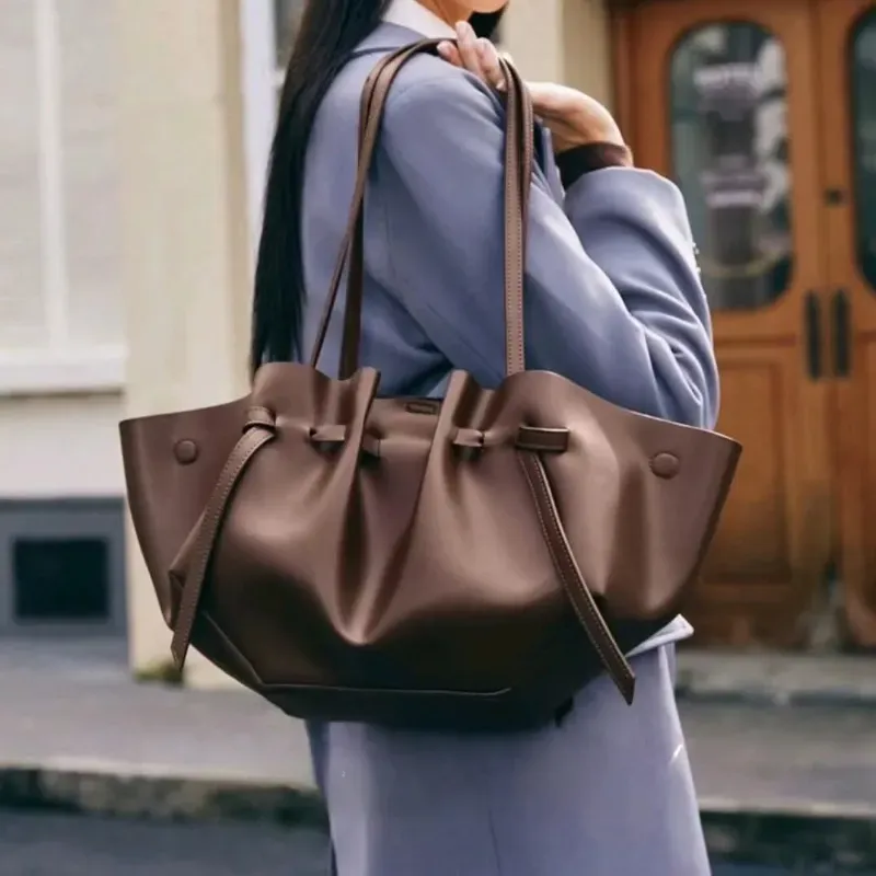 Bolso casual color burdeos