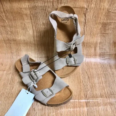 Prácticas Mango de cuero color beige