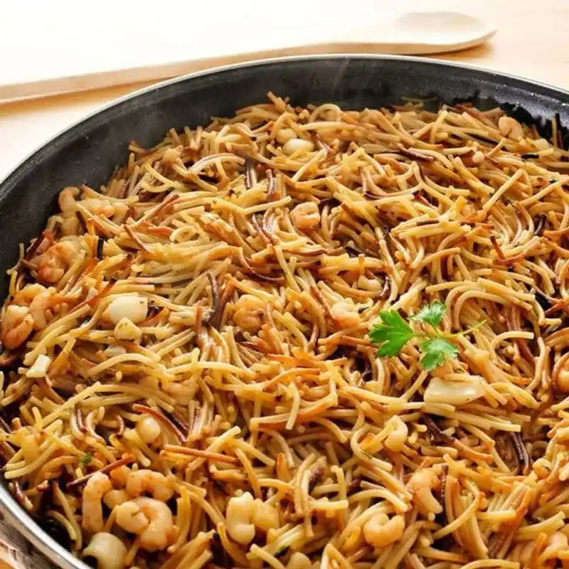 Fideuá de Mariscos- Seafood Fideuá (spaghetti, soja sauce, crab, shrimp & lobster)