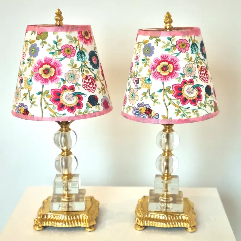 Pareja de lámparas de flores