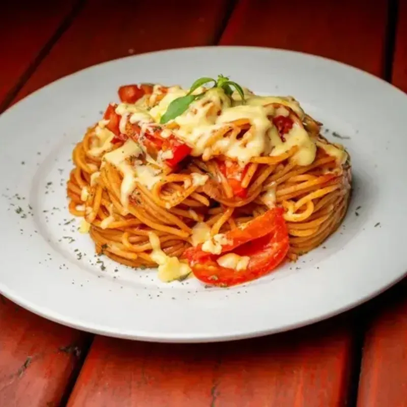 Espaguetis con jamón