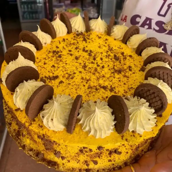 KAKE REDONDO CON CONFITURA