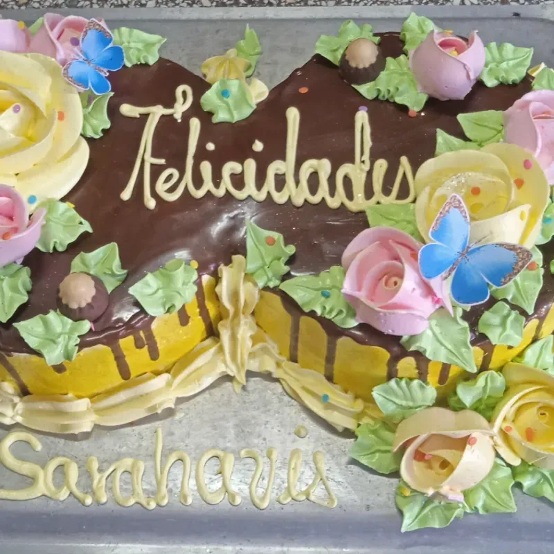 Dobles decorados con cobertura de chocolate y confituras