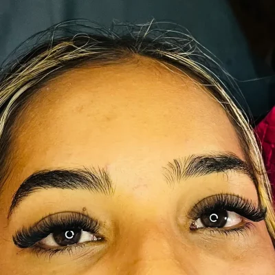 Pestañas pelo a pelo Volumen Brasileño (4D)