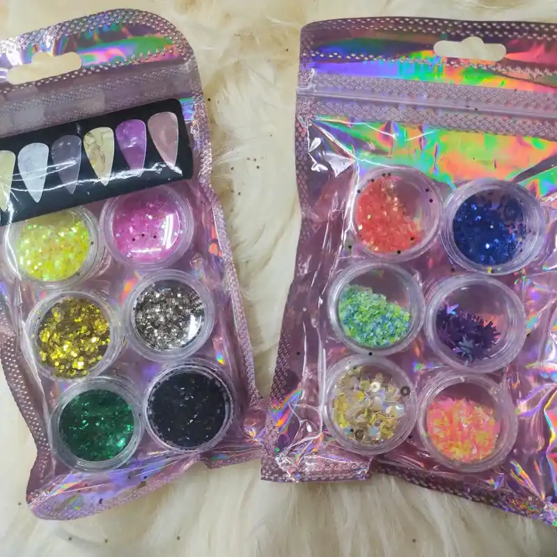 Pote pequeños de purpurina para encapsulado