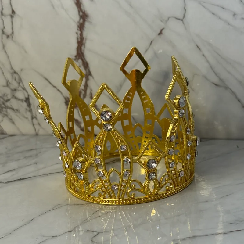 Corona dorada (mediana)