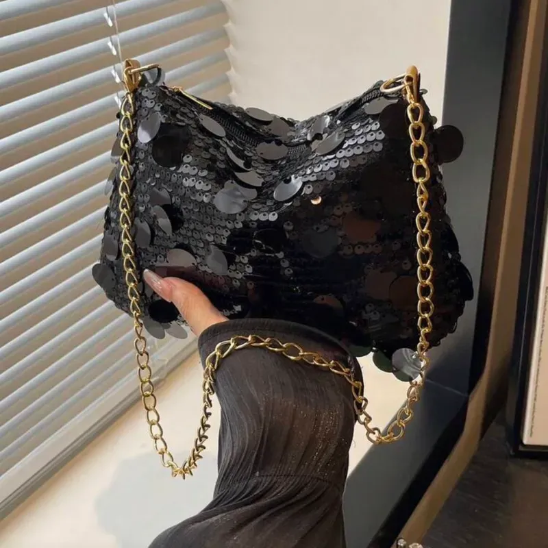 Bolso de Lentejuelas Negras Asa Cadena Dorada