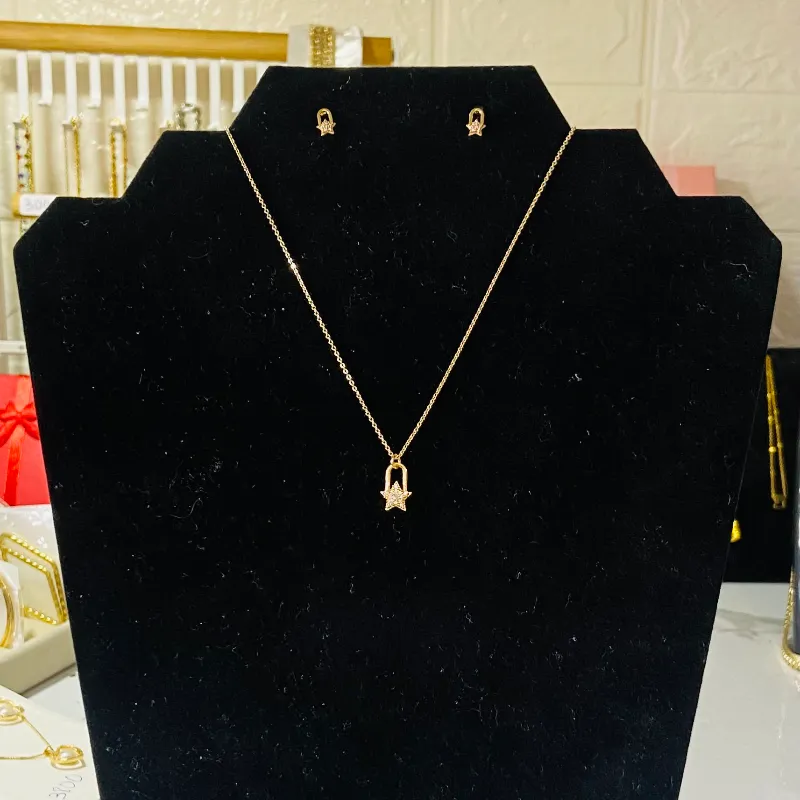 Set de cadenas y aretes  ✨