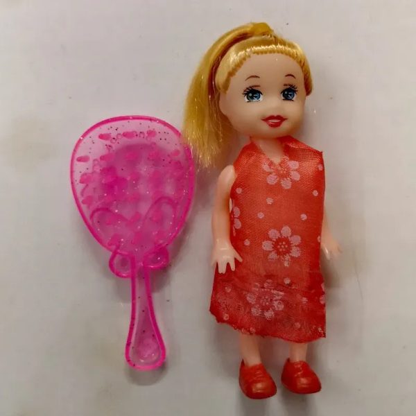 Muñequita con cepillo