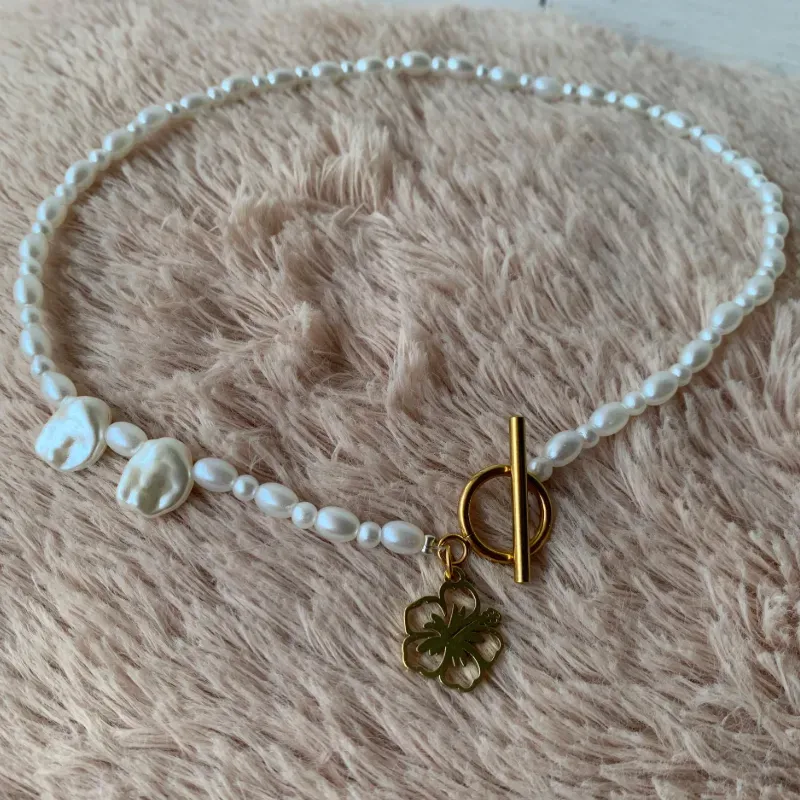 Collar de perlas ovales