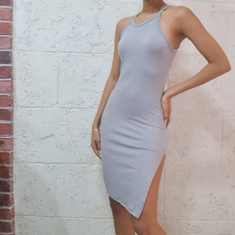 Vestido gris atrevido