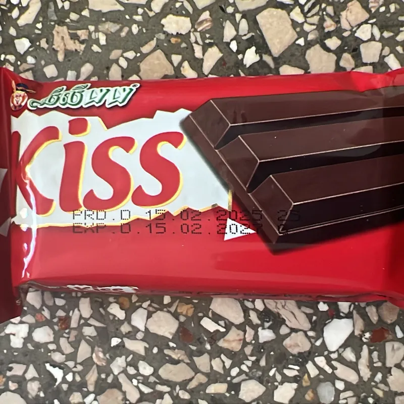 Sorbeto Kiss recubierto de chocolate