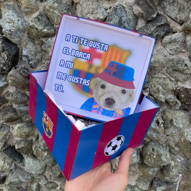 Caja de regalo Cuadrada. (Temática que desees)