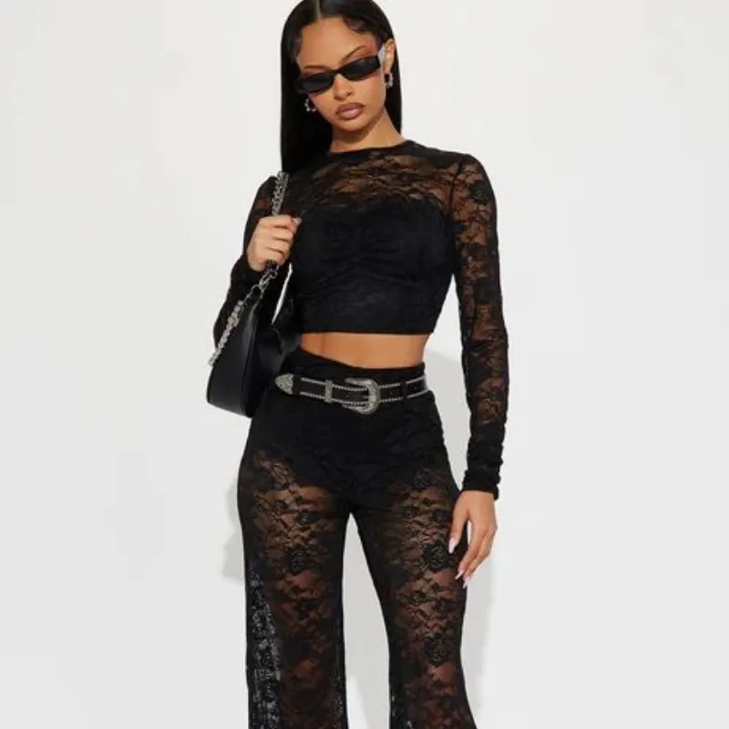 Conjunto negro de encaje