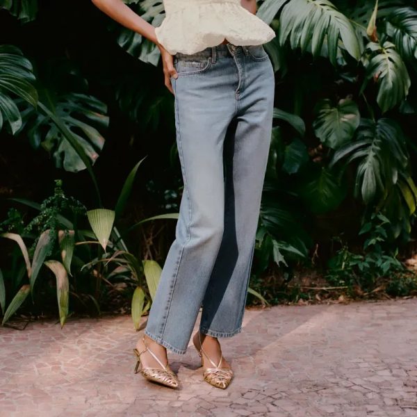 Jeans slim tiro medio