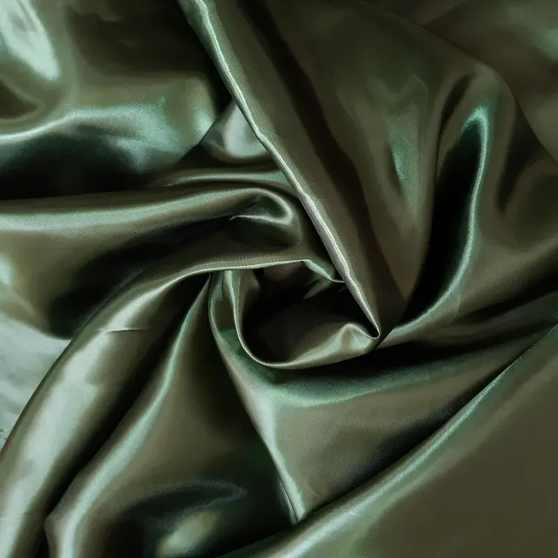 satén verde olivo tono frío