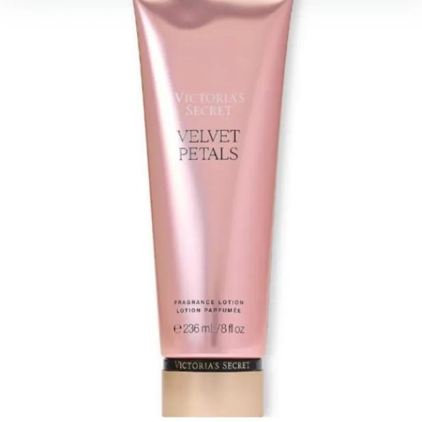 Crema Velvet Petals