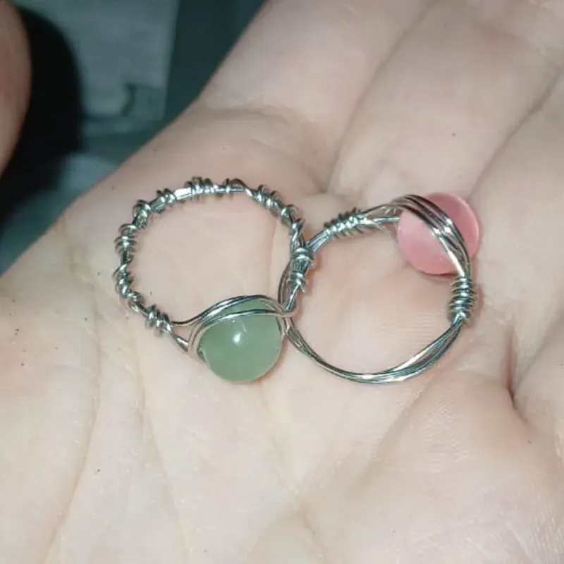 Anillo con cuenta de cristal