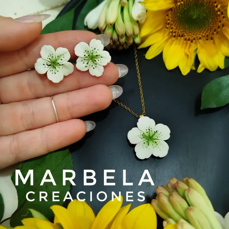 ✨Juego de Sakuras Blancas con centro verde✨