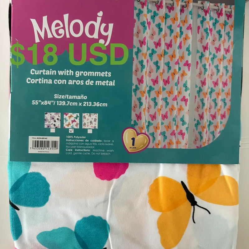 Cortinas de niñas ( 2 paños) $18 USD