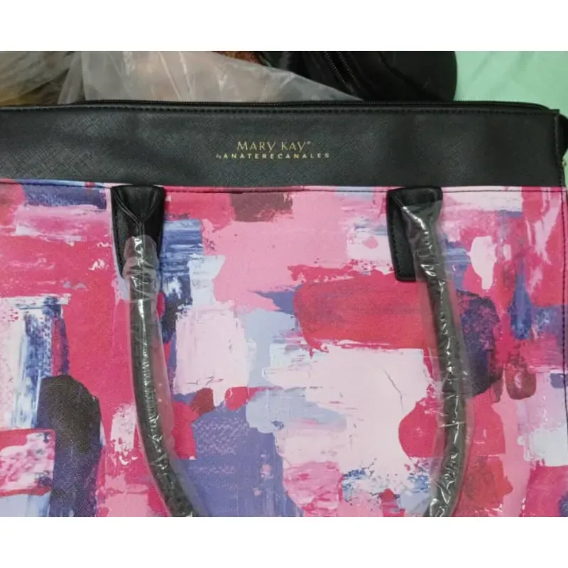 Cartera de Diseñadora Internacional Anaterecanales