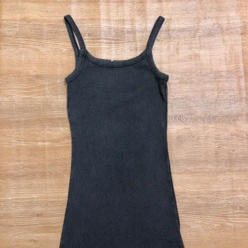 Vestido de tirantes color negro