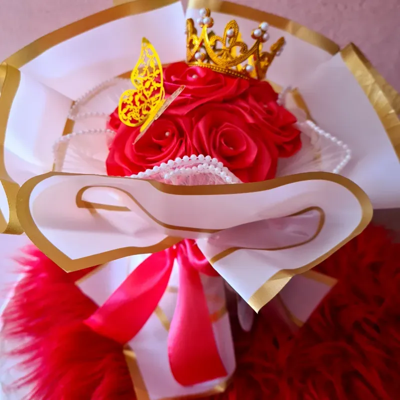 Ramo de 7 rosas eternas