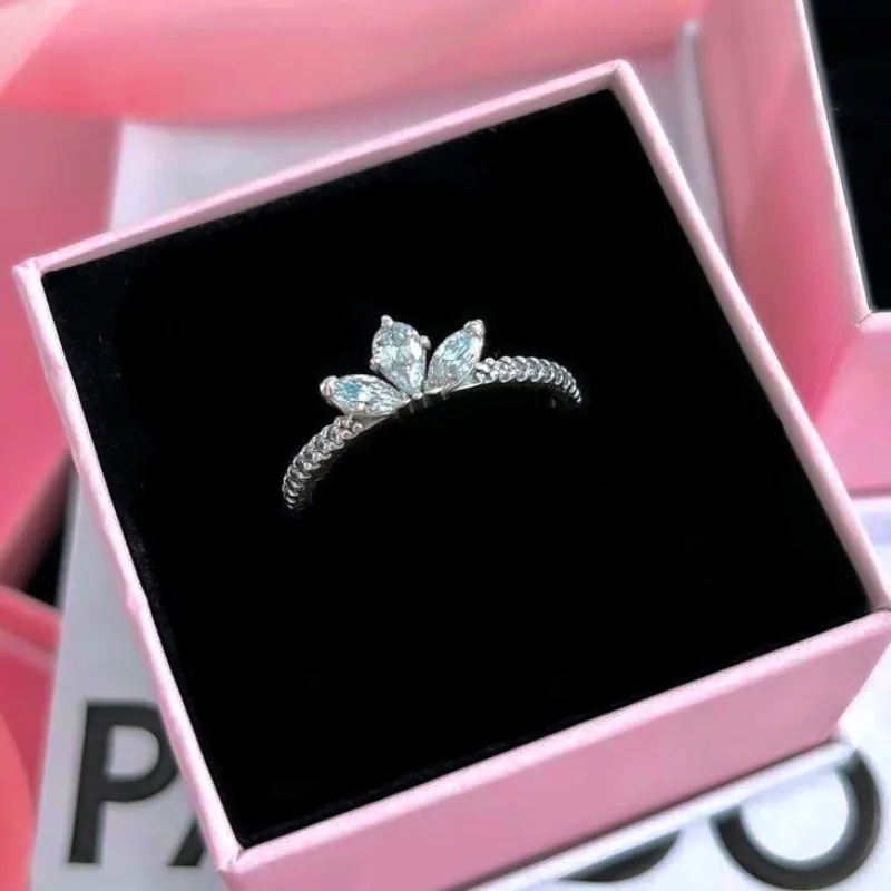 Anillo Pandora pétalos