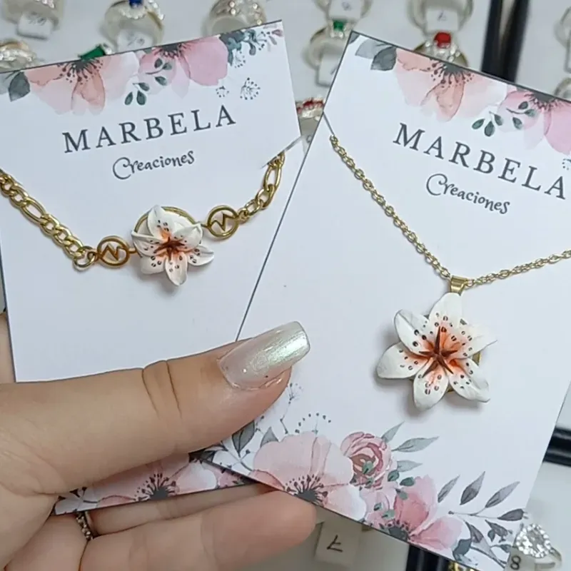 ✨ Dúo de Lirios con centro rojo✨