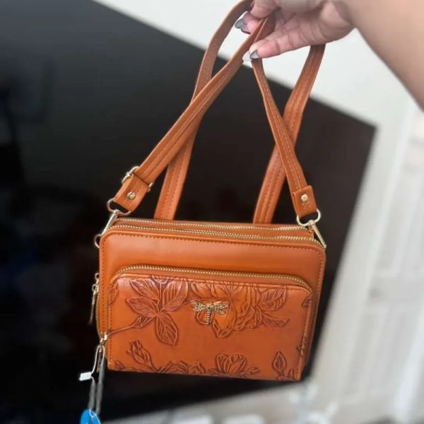 Cartera carmelita