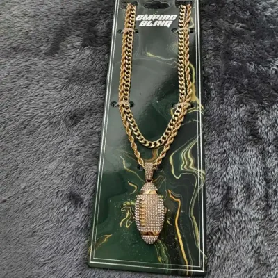 Juego de cadenas con dije de balón