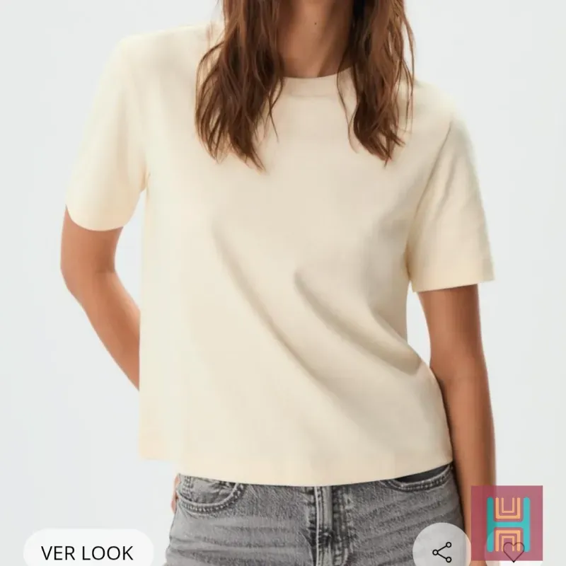 CAMISETA BÁSICA REGULAR FIT CUELLO REDONDO BEIGE 0011