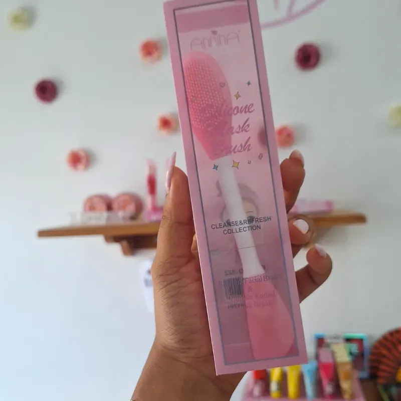 Espátula para mascarilla con  cepillo