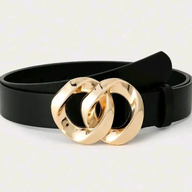 Cinturón de mujer con hebilla dorada de cadena