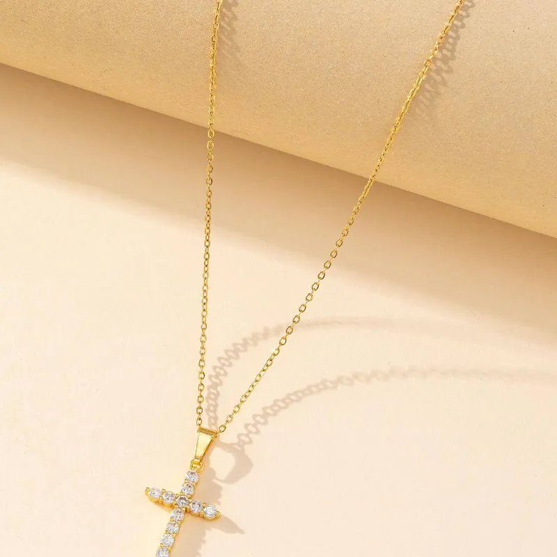 Cadena de acero inoxidable con cruz