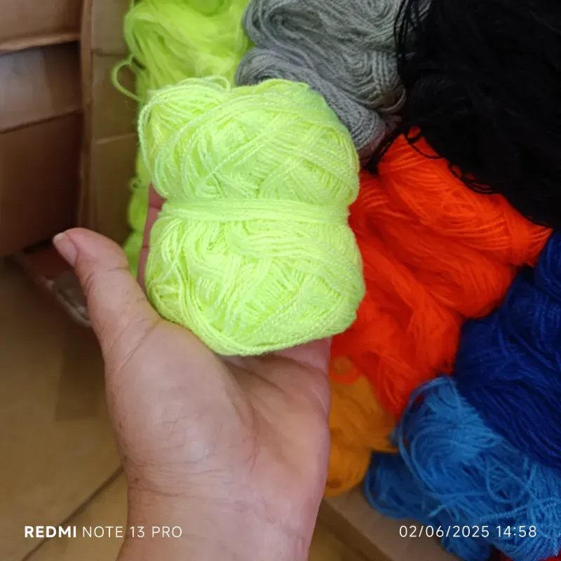 Hilo Acrilán color verde chillón fosforescente