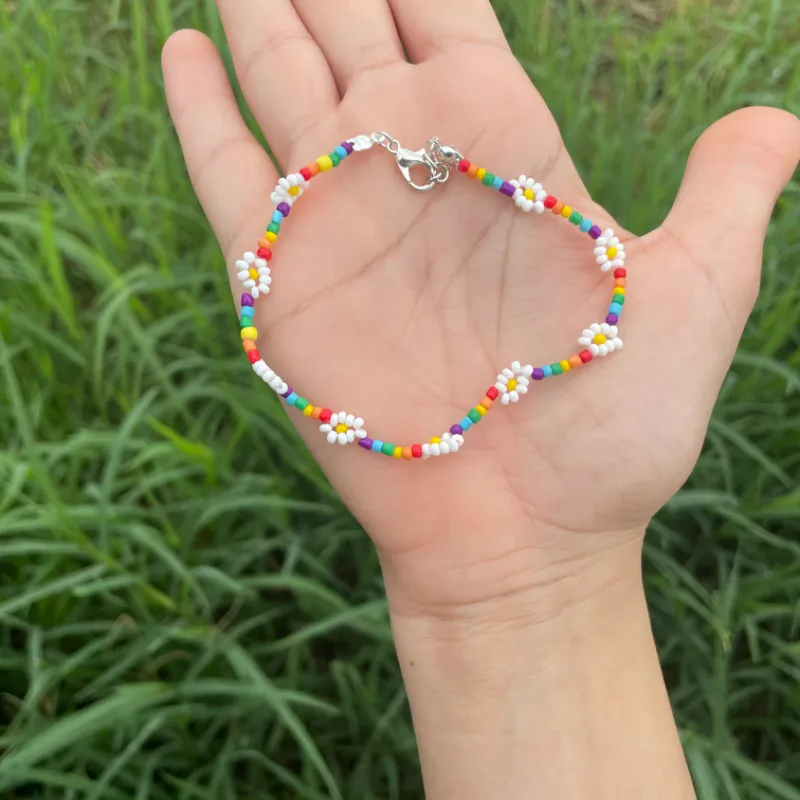 Tobillera de florecitas