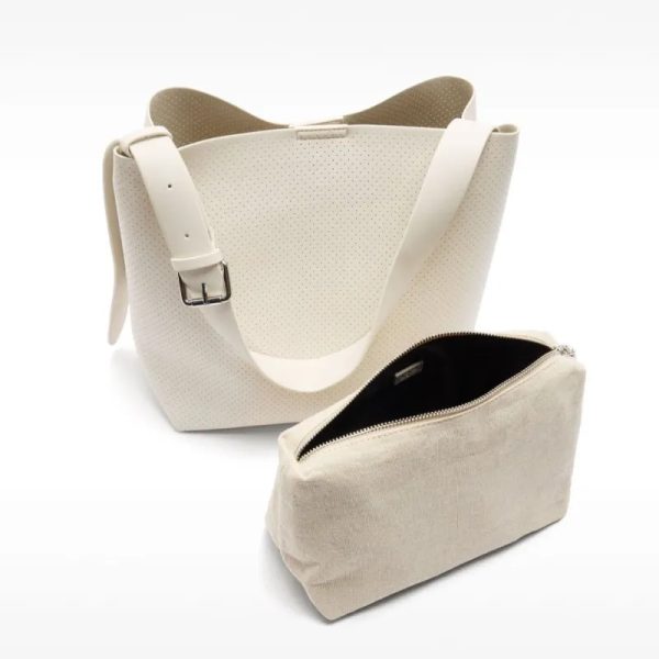 Bolso de Hombro Mediano con Perforaciones