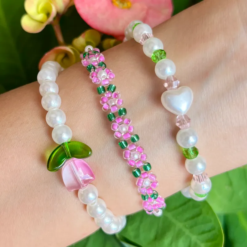 Conjunto de pulseras de flores