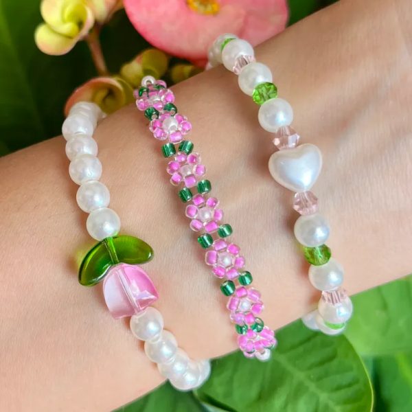 Conjunto de pulseras de flores