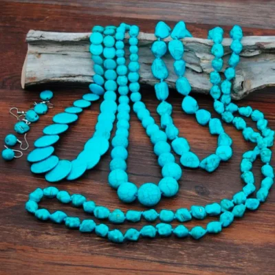 Collares de turquesa.