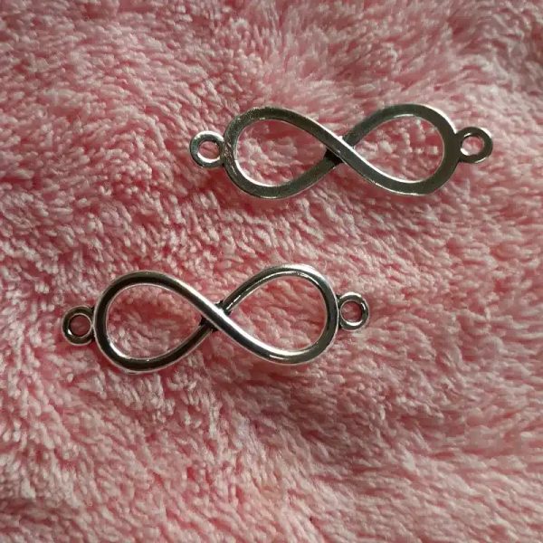 Dije Conector infinito sencillo